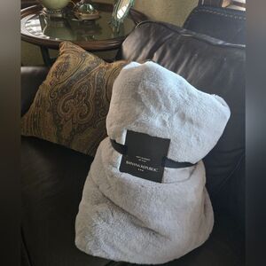 Banana Republic Luxurious Imitation Fur Blanket NWT